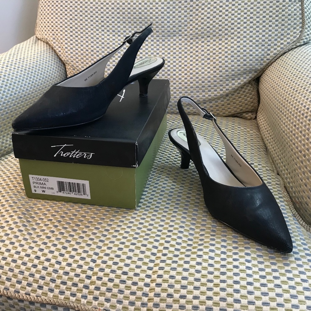 Trotters pumps